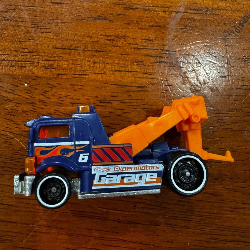 Hot Wheels Heavy Hitcher Experimotors‎ Blue Orange Tow Truck Diecast FYB69 2018